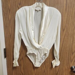 Cache Vintage Champagne color Body With Satin Collar And Cuffs Sz 4.